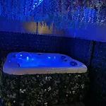With Jacuzzi Apartment Lille