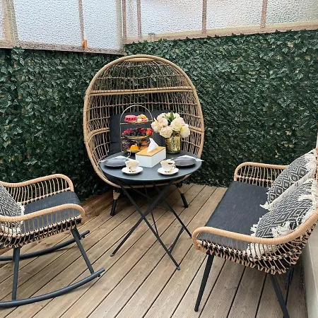 With Jacuzzi Apartment