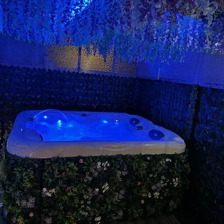With Jacuzzi Apartmán Lille